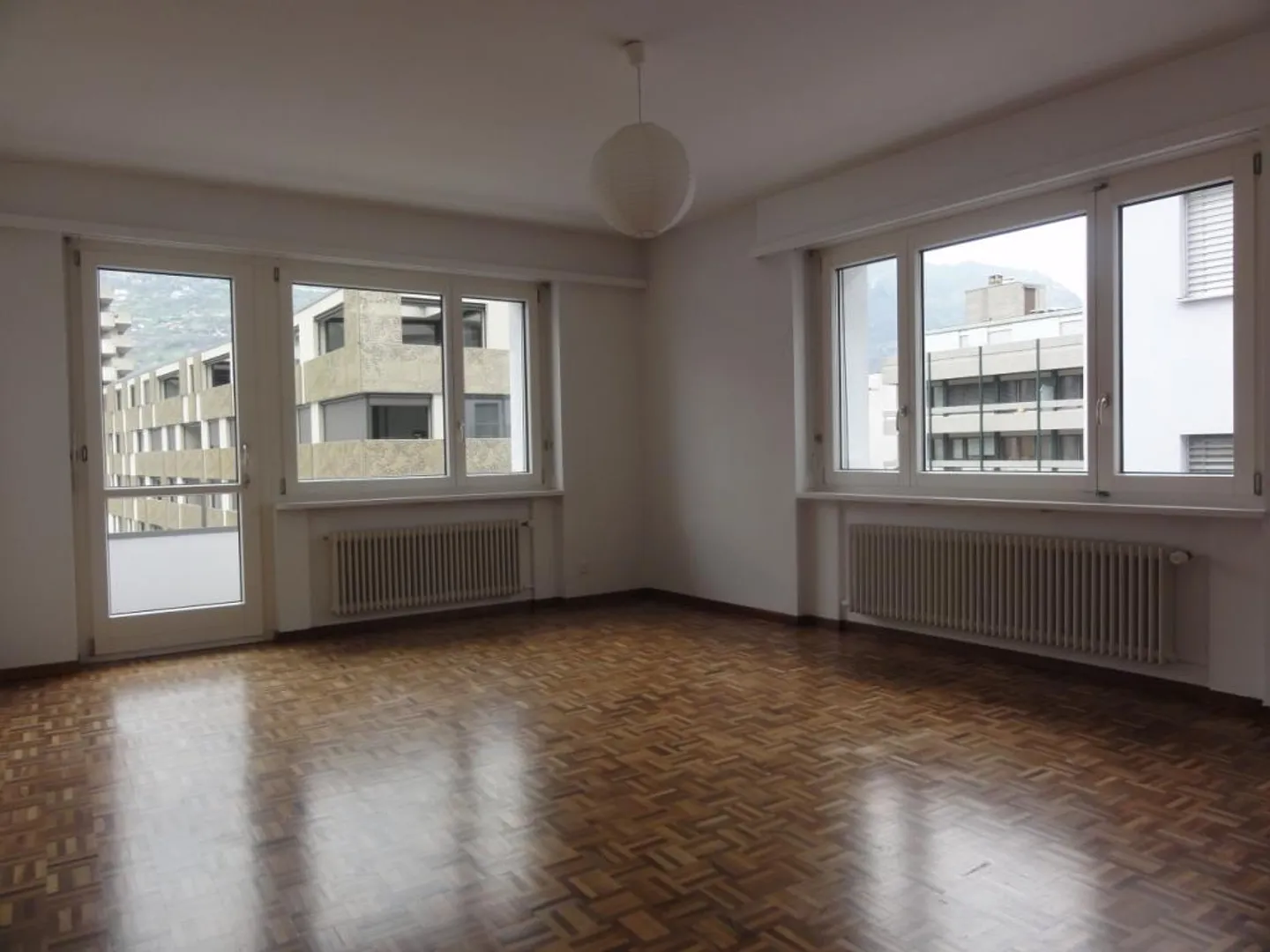 Grande appartamento di 5.5 stanze nel centro di Visp - Foto 5 di 7