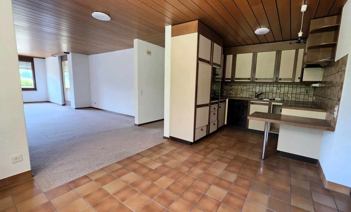 Appartamento con terrazza in una posizione soleggiata e tranquilla con una vista meravigliosa - Foto 2 di 7