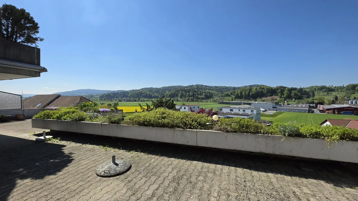 Appartamento con terrazza in una posizione soleggiata e tranquilla con una vista meravigliosa - Foto 6 di 7