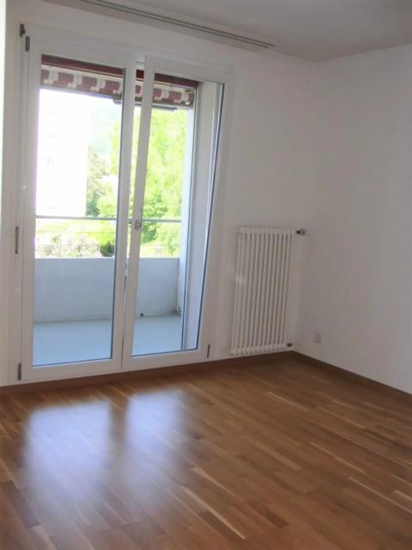 Luminoso appartamento di 3.5 locali in posizione privilegiata vicino ad Aarau! - Foto 2 di 5