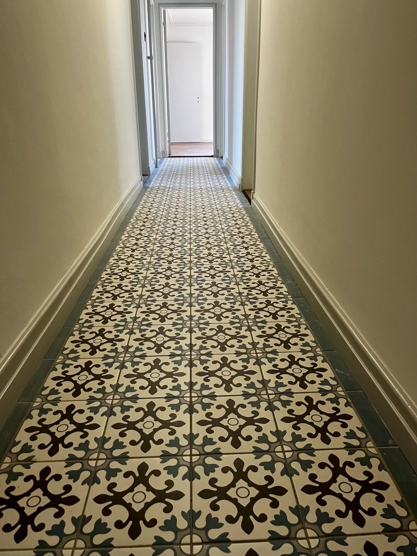 3.5-room apartment: First occupancy in a historic villa - Photo 4 of 10