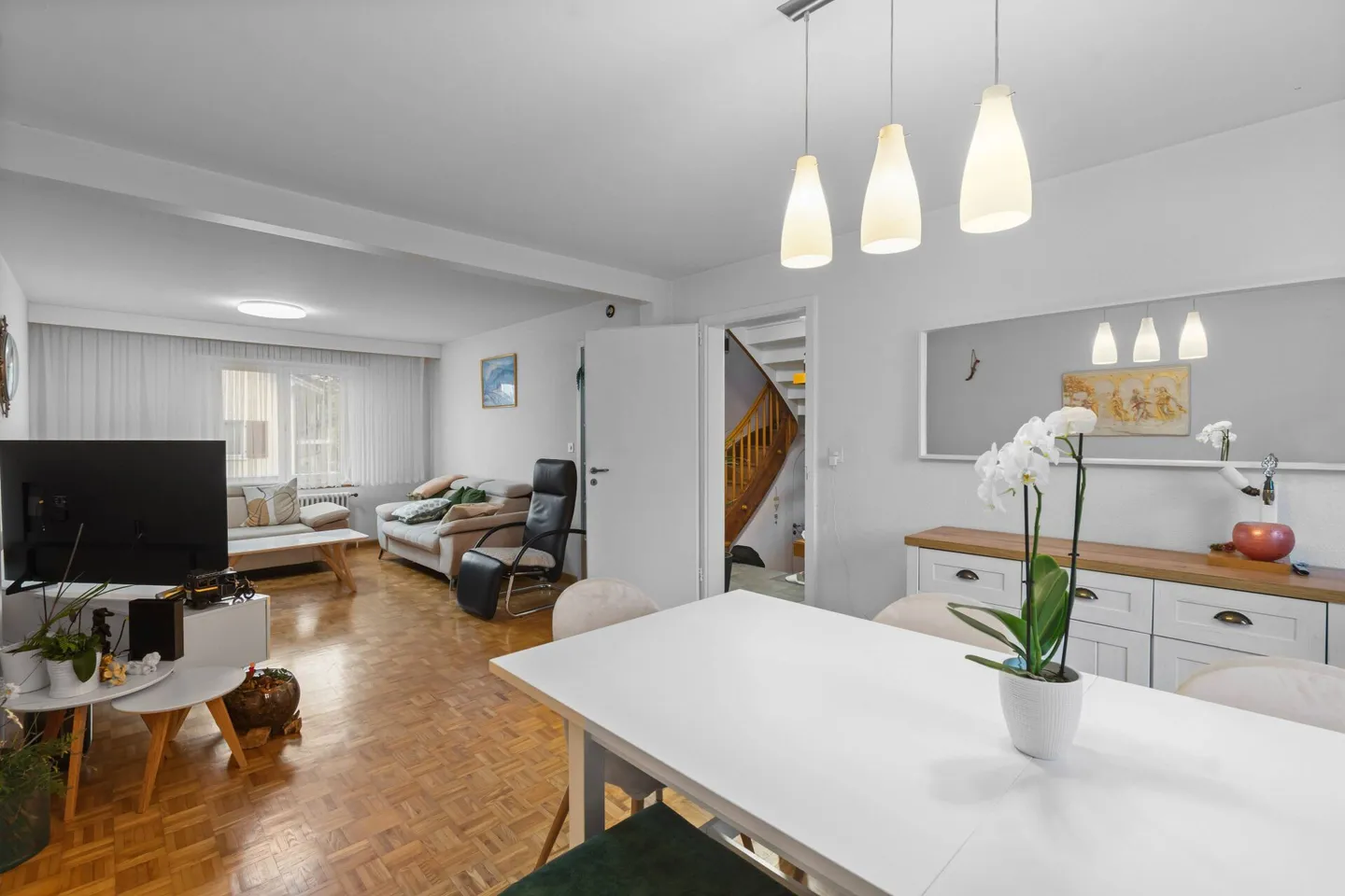 Mehrfamilienhaus mit 3 Wohneinheiten - ideal als Generationenhaus oder Renditeobjekt - Foto 3 von 20