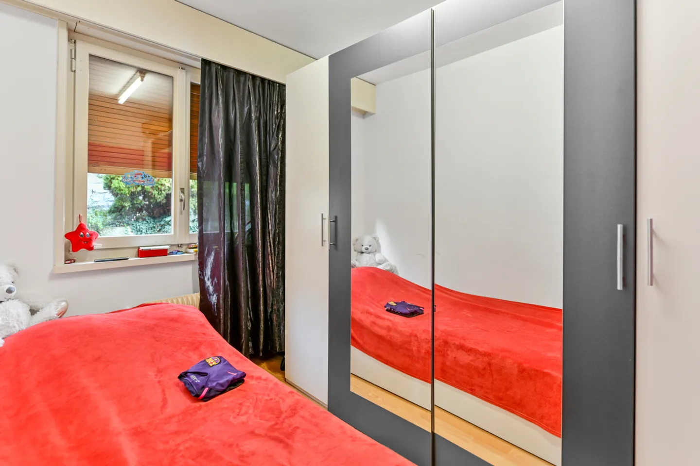 SION - BEL APPARTAMENTO 5.5 STANZE PER INVESTITORI - GARAGE E PARCHEGGIO - Foto 9 di 12