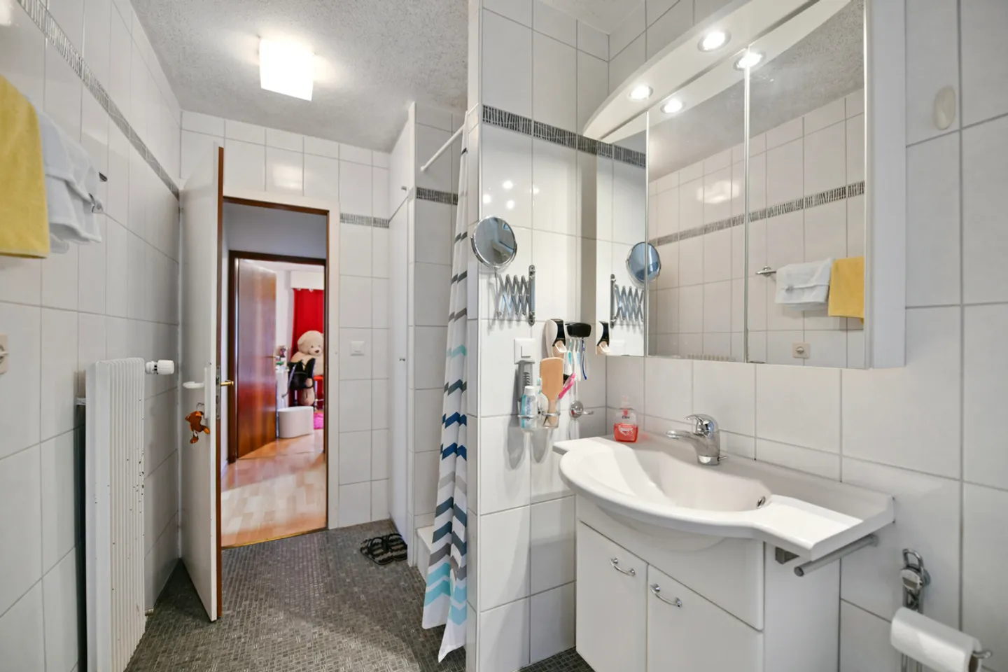 SION - BEL APPARTAMENTO 5.5 STANZE PER INVESTITORI - GARAGE E PARCHEGGIO - Foto 12 di 12