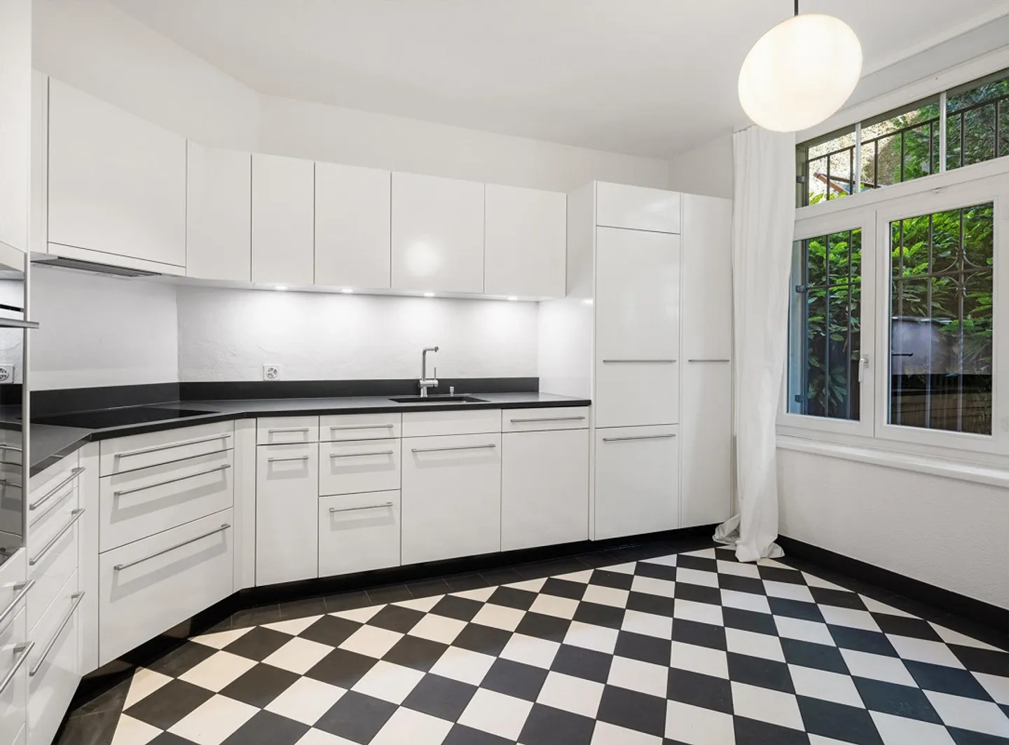 Appartamento rappresentativo di 4,5 stanze in un edificio d'epoca con camino e balconi vicino all'ETH - Foto 6 di 7