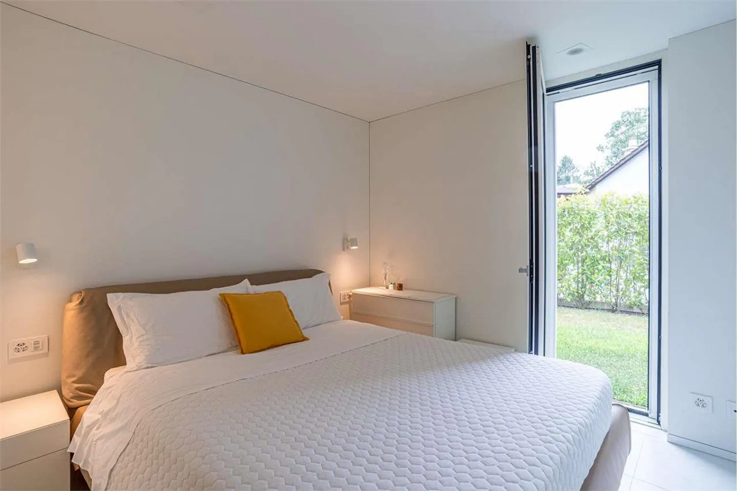 3,5 lokale elegante Wohnung mit privatem Garten - Foto 8 di 13
