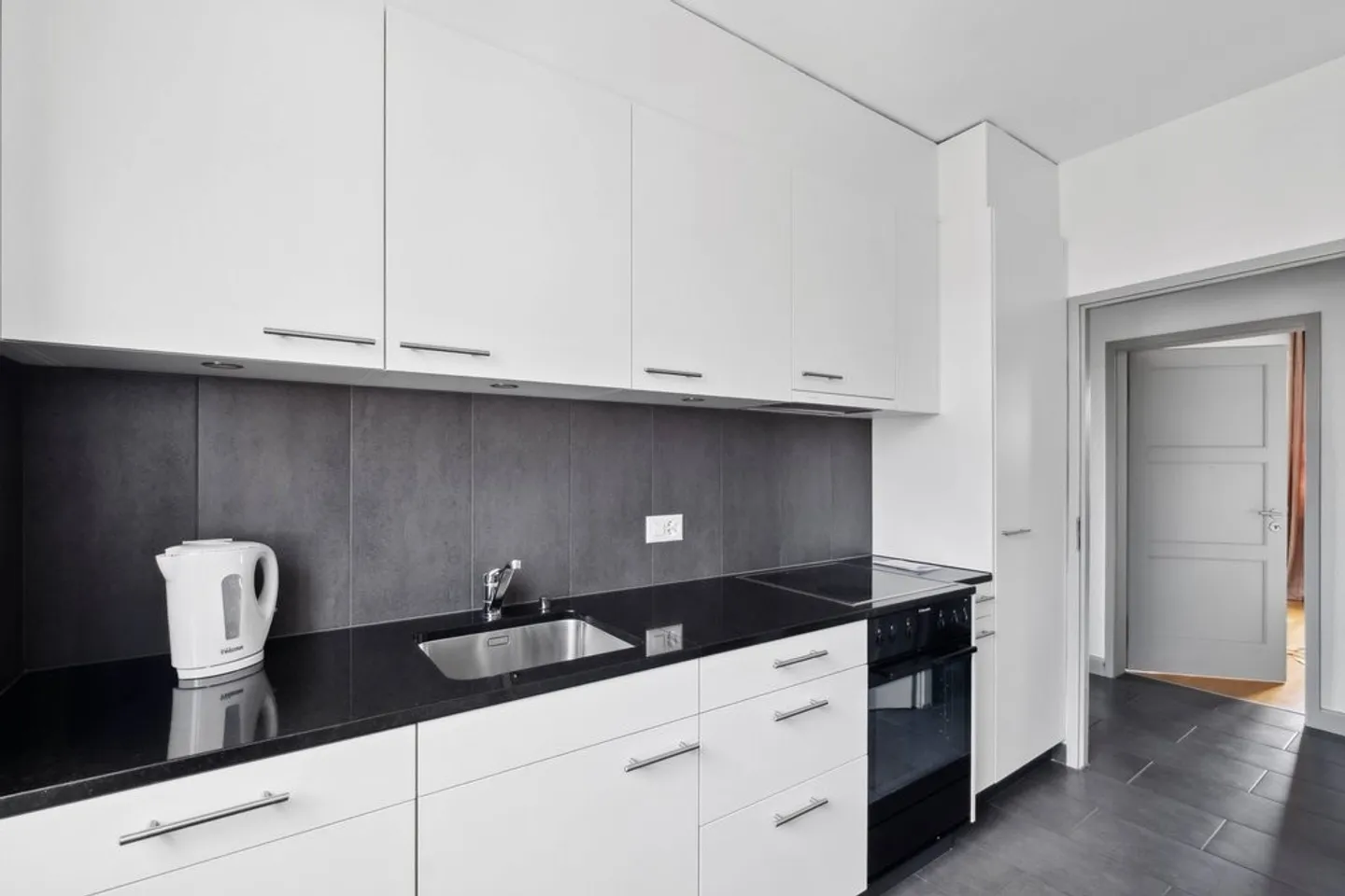 3.5 Room Apartment - Photo 4 of 9
