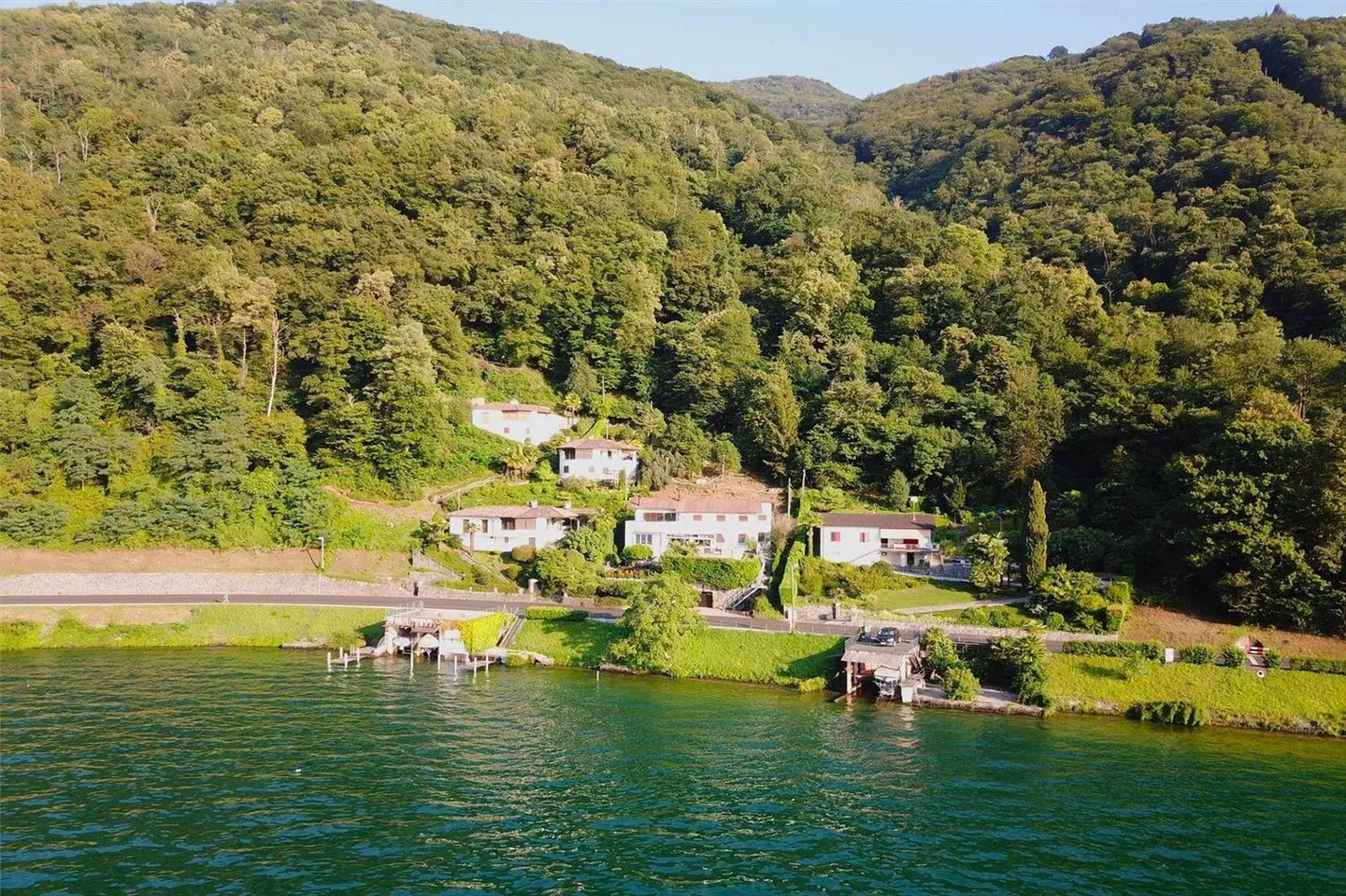 Brusino Arsizio - Interessante terreno edificabile con accesso al lago | Brusino Arsizio - Interessantes Bauland mit Seezugang - Foto 3 di 13