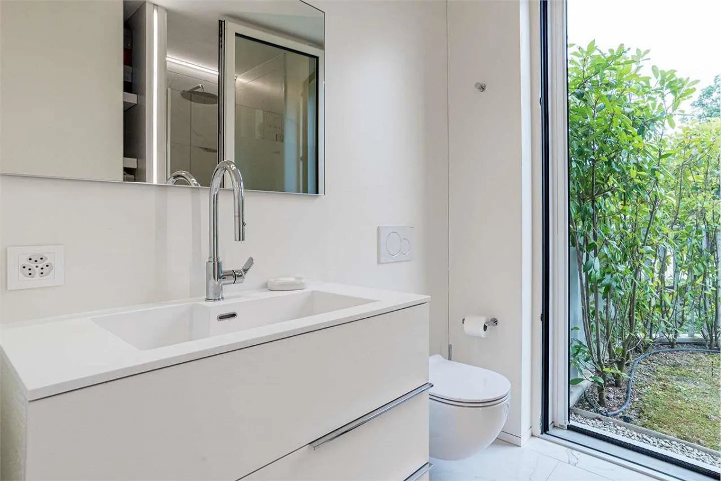 3,5 lokale elegante Wohnung mit privatem Garten - Foto 12 di 13
