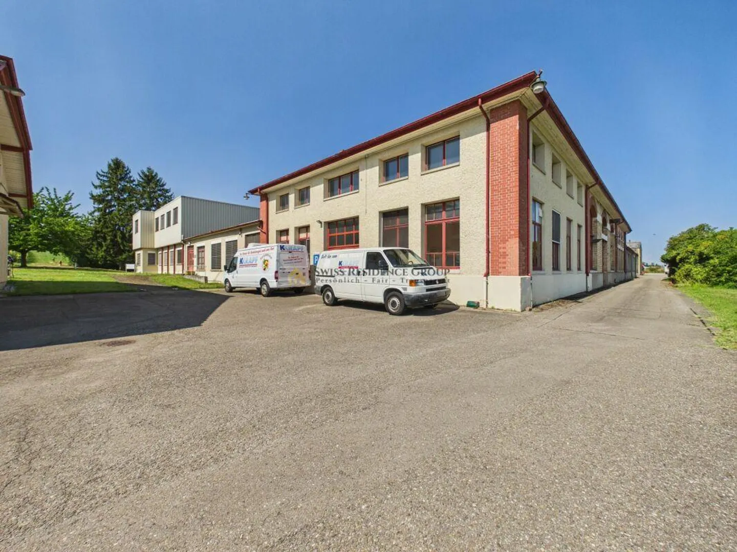 Attractive commercial investment with rental income and development potential - Photo 2 of 11