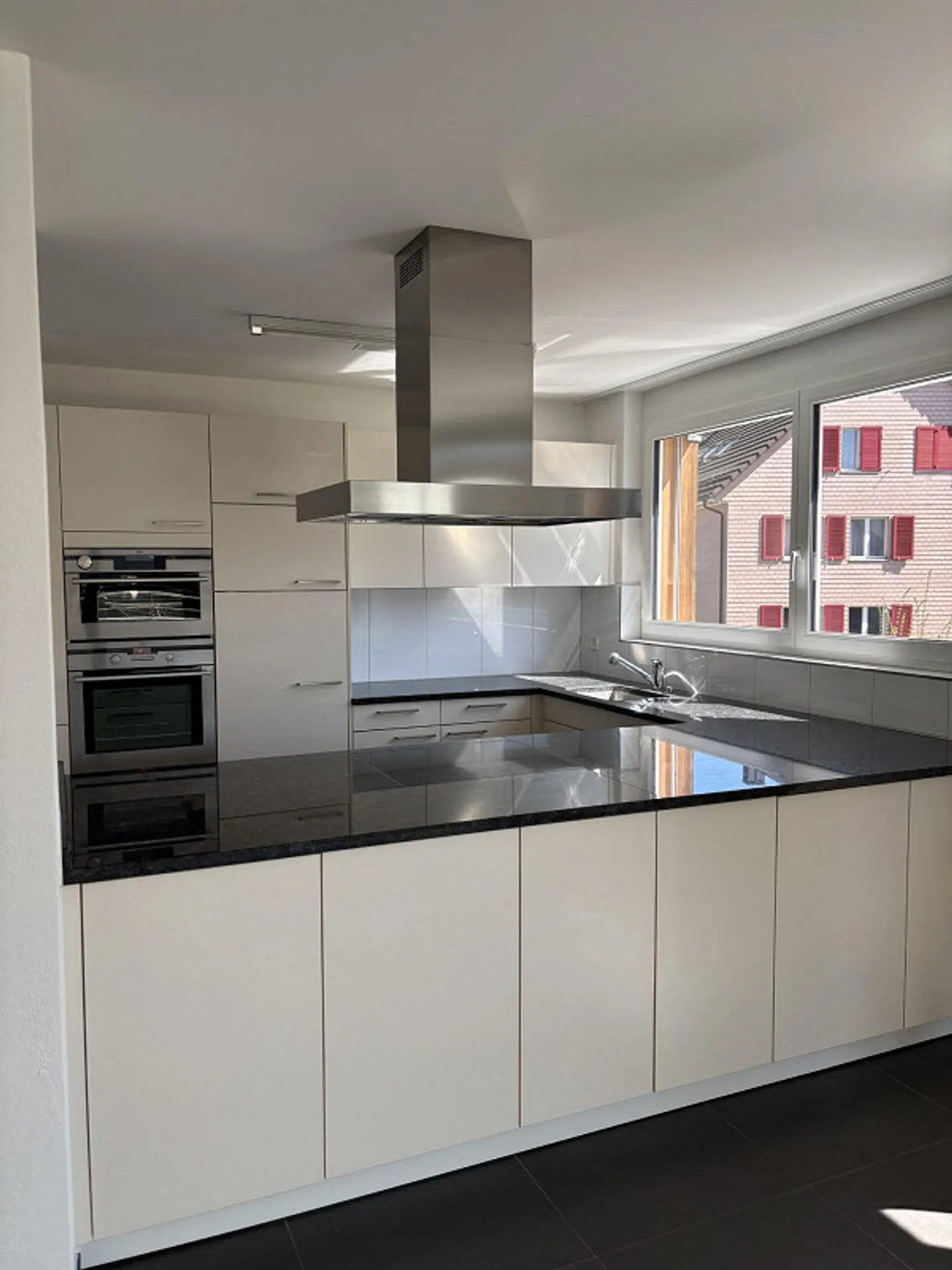 Moderne und grosszügige 3.5-ZWG in Felben-Wellhausen! - Foto 1 von 14