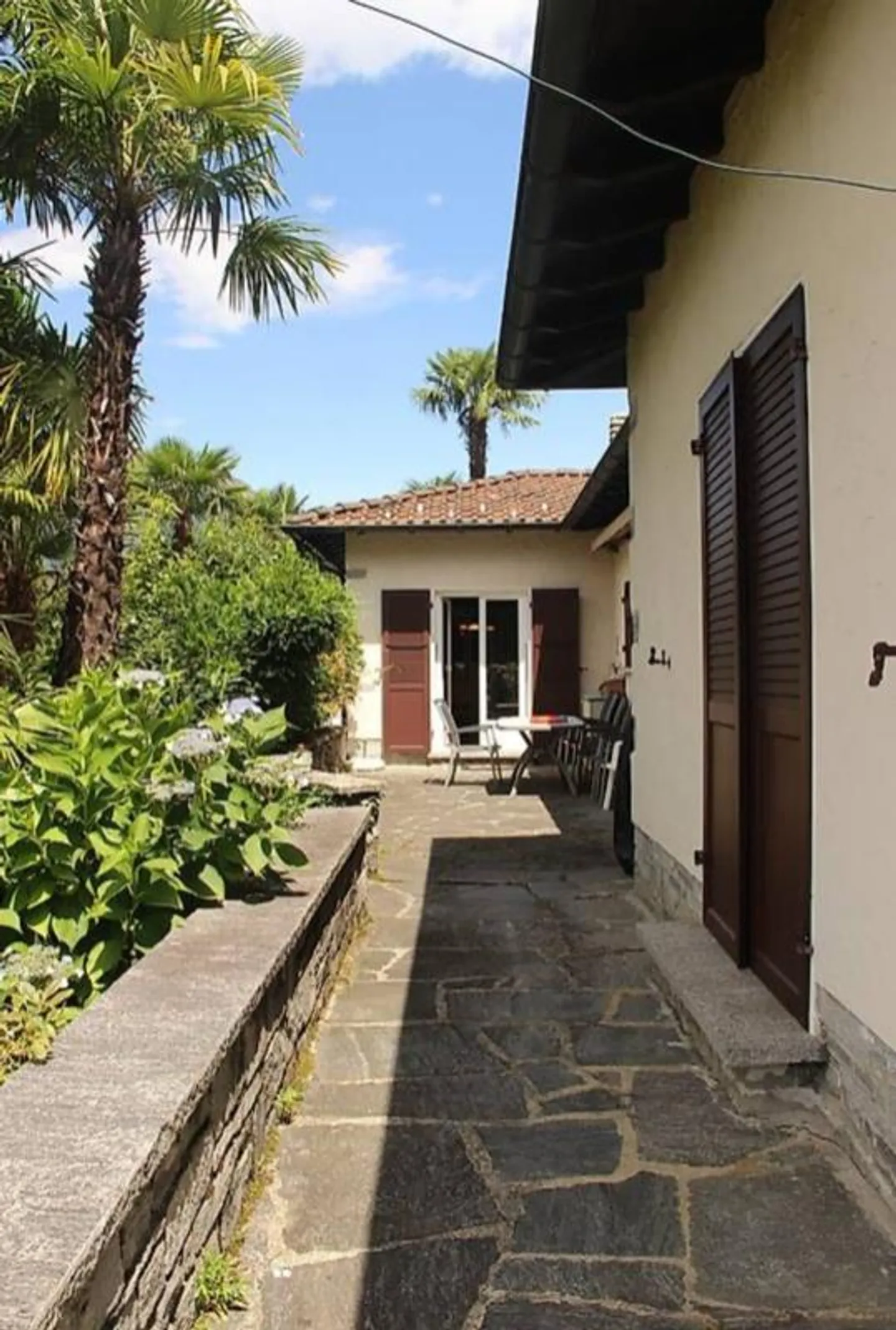 6 Room Single-Family House - Photo 2 of 5