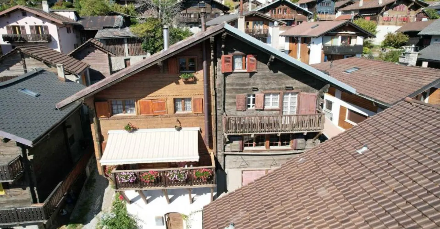 Duplex à rénover au cœur de Chermignon-d’en-Haut - Photo 1 sur 7