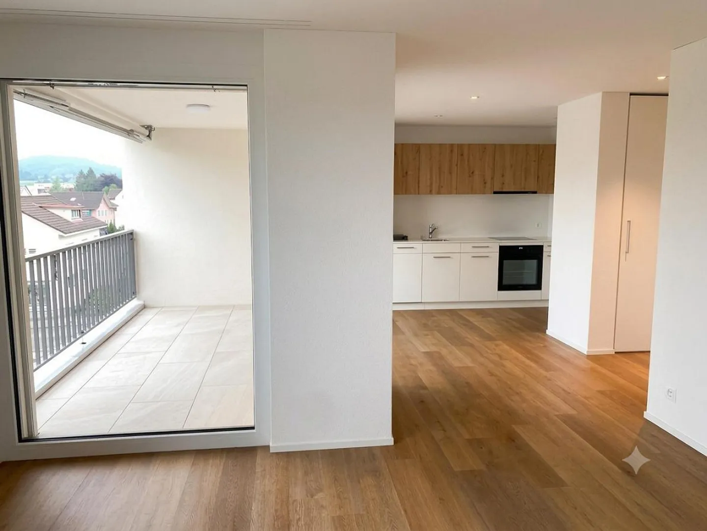Charmante Wohnung mit Balkon - Foto 2 von 5