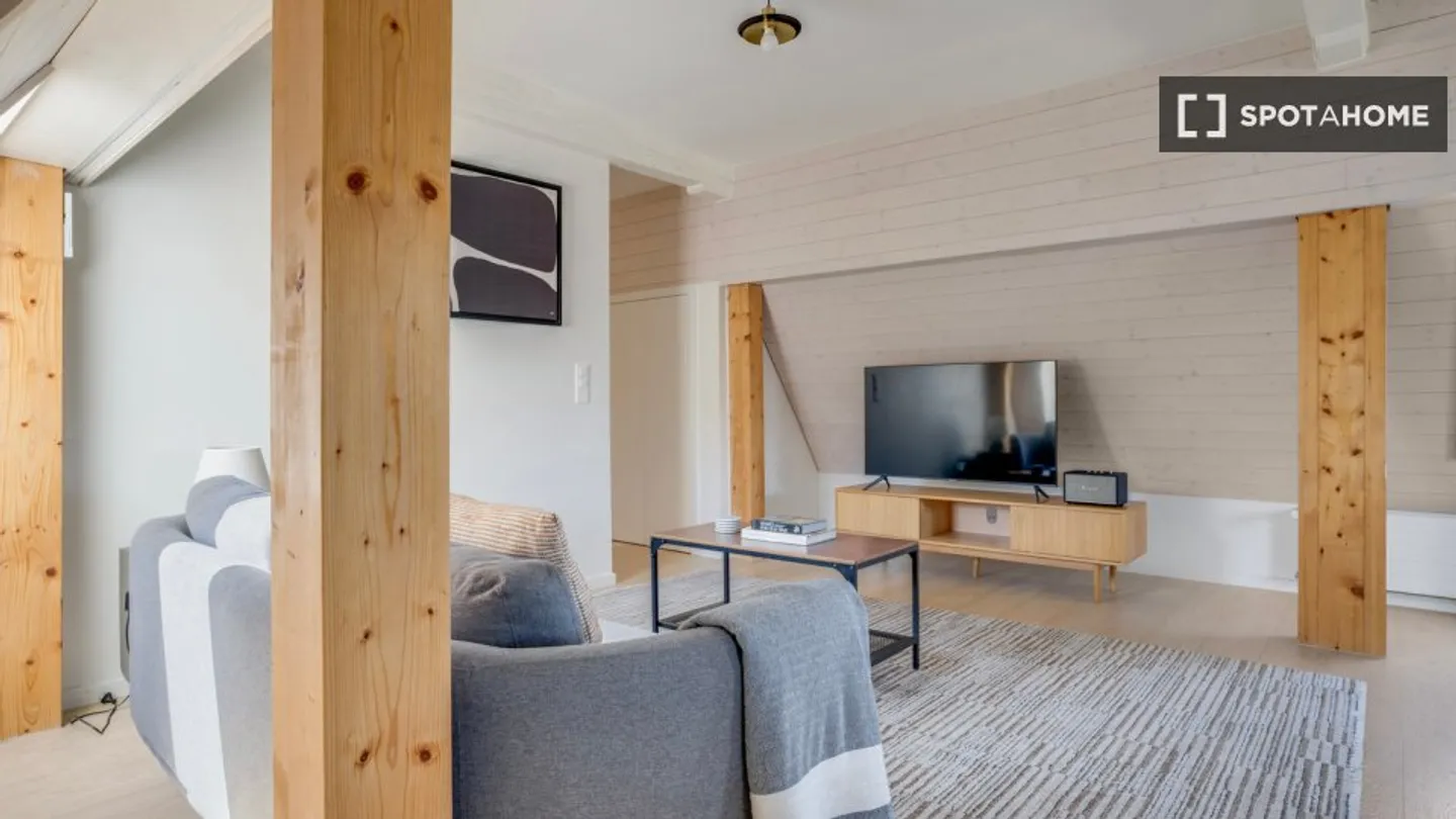 Apartment for rent - Photo 3 of 18