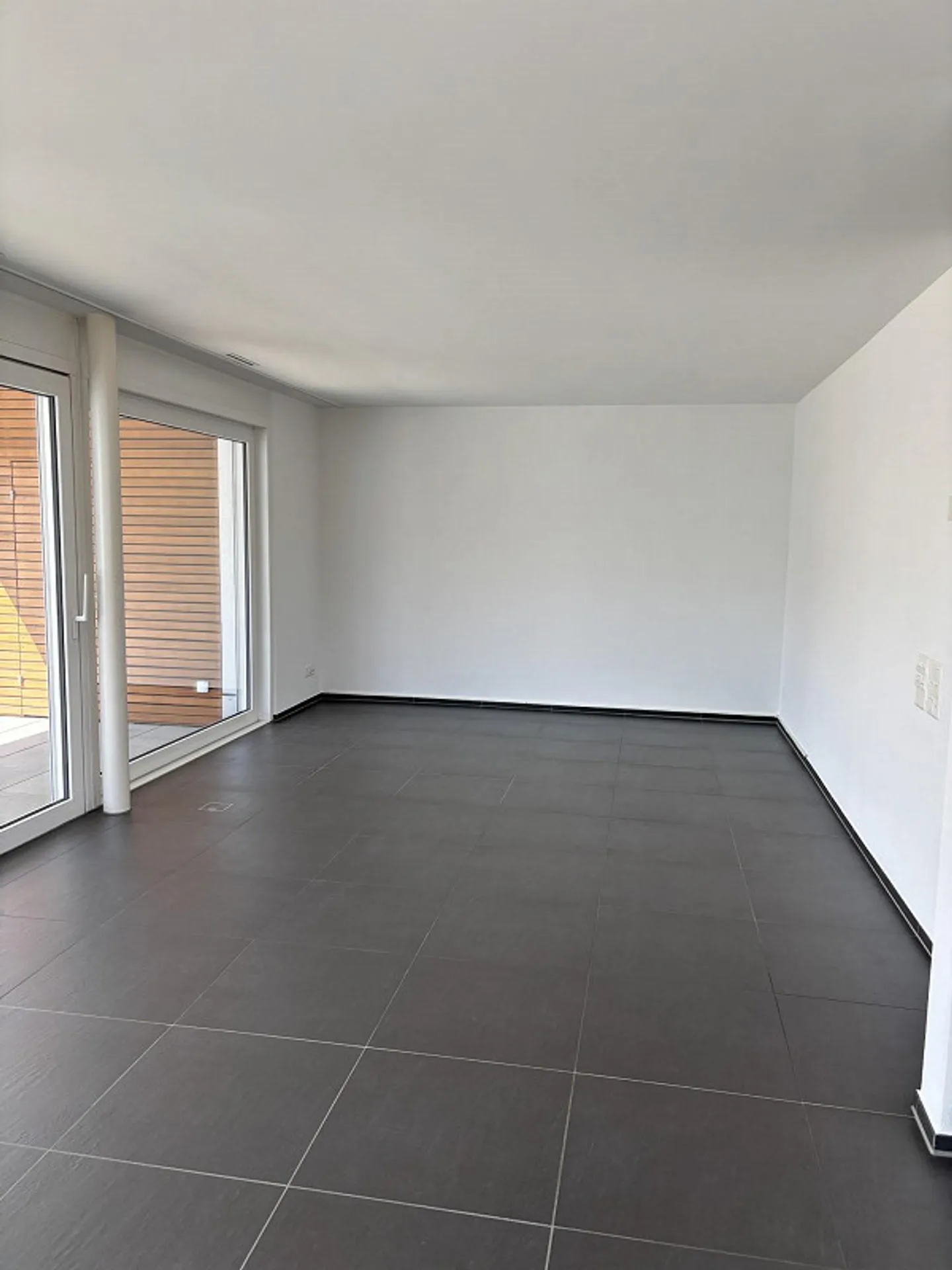 Moderne und grosszügige 3.5-ZWG in Felben-Wellhausen! - Foto 3 von 14