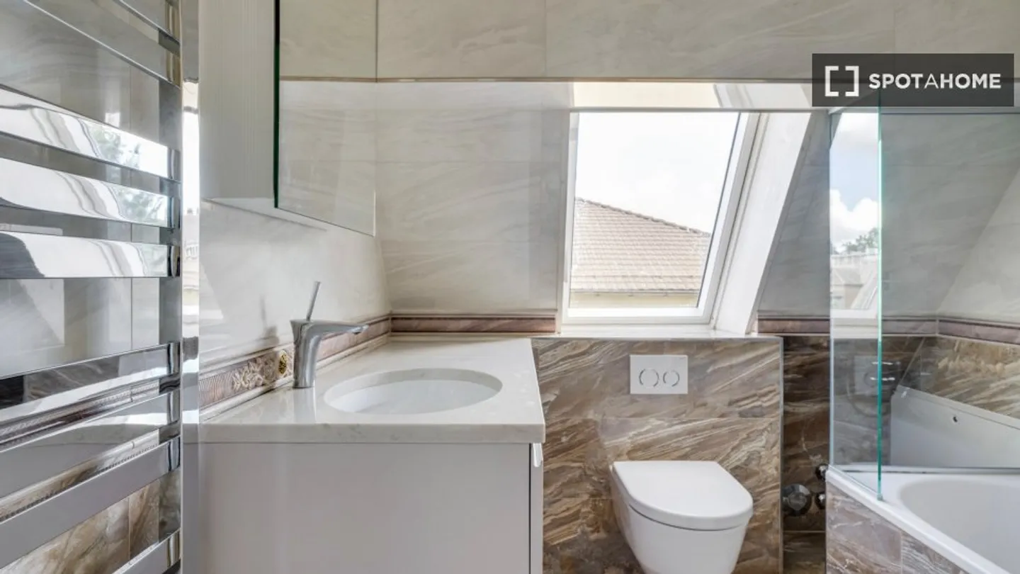 Apartment for rent - Photo 16 of 18