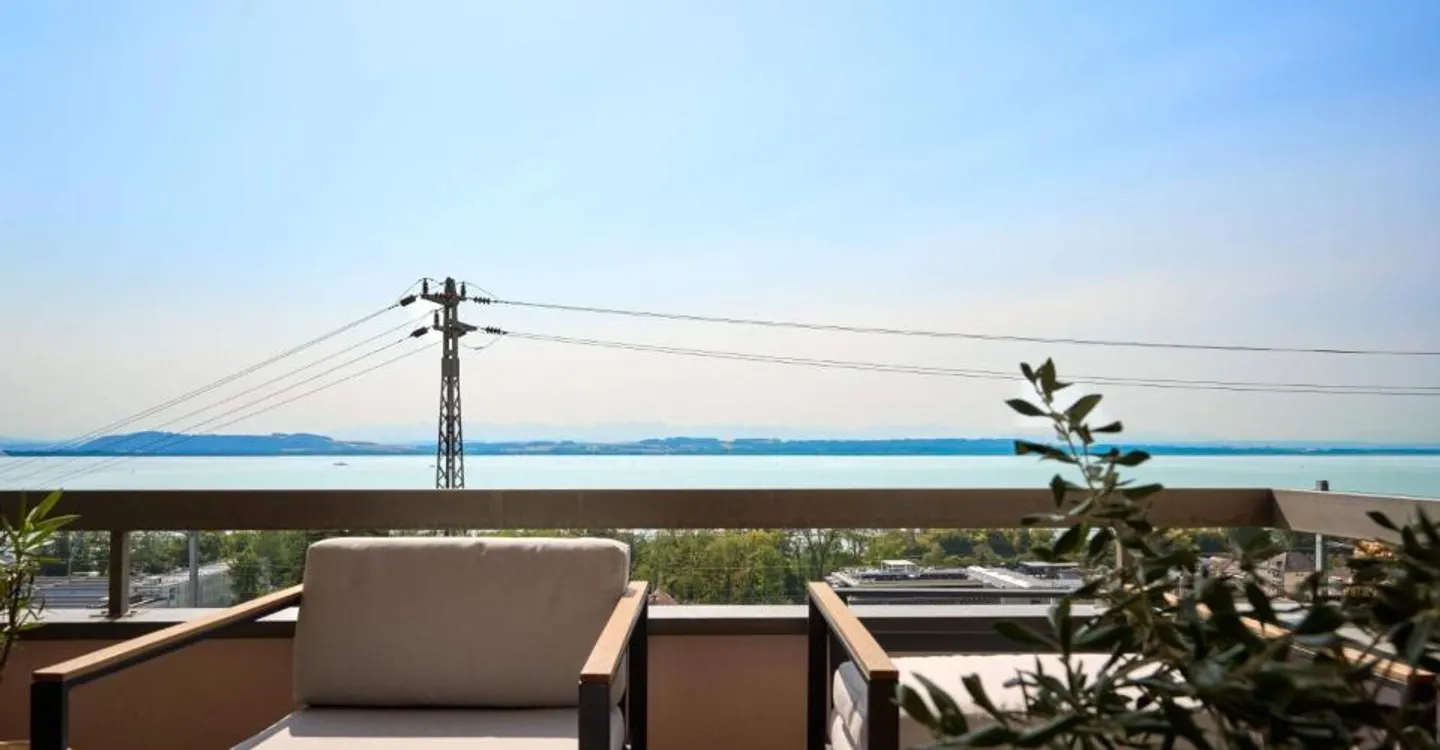 Appartamento di 4,5 locali con vista mozzafiato sul lago - Foto 3 di 6