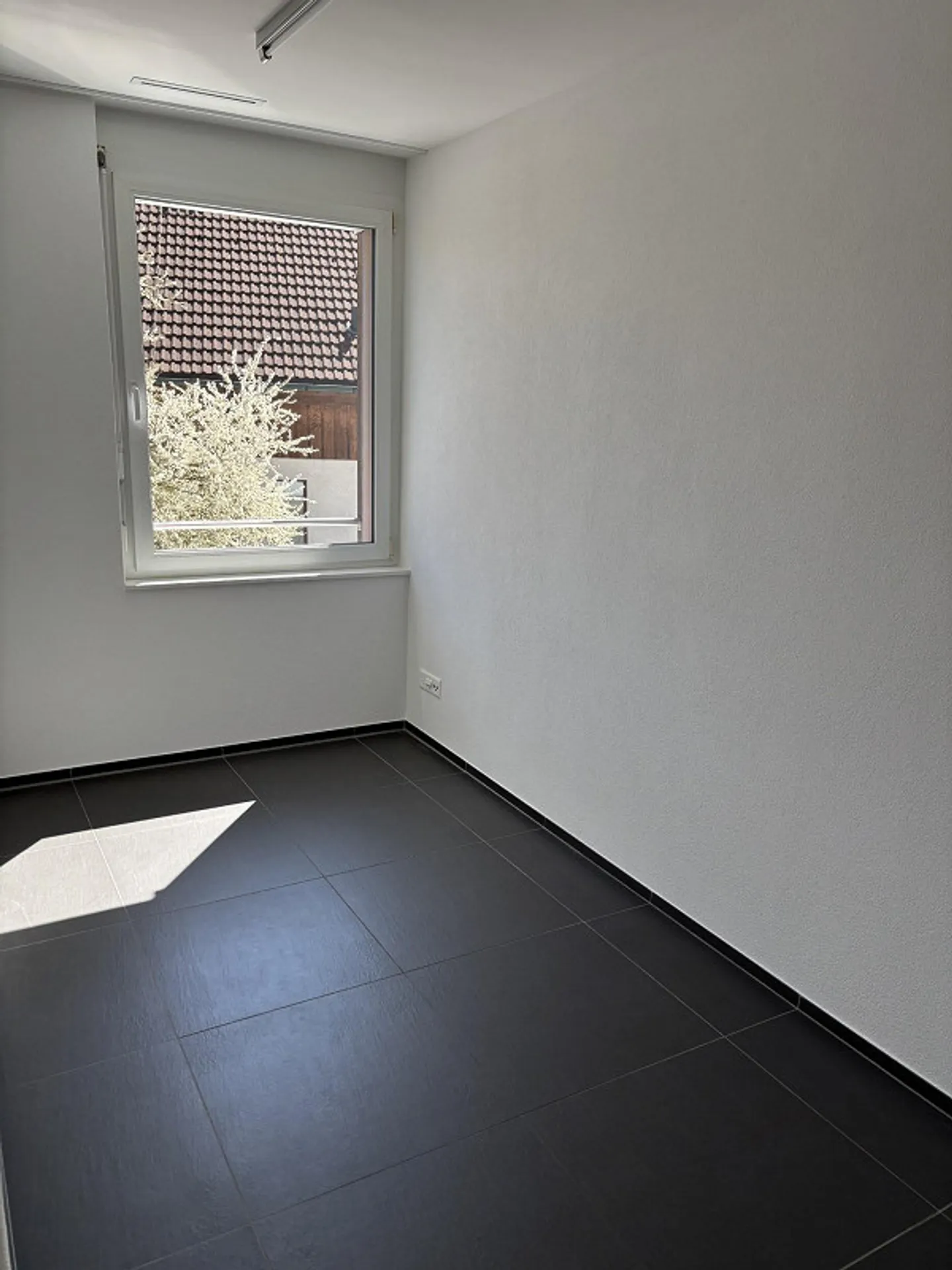 Moderne und grosszügige 3.5-ZWG in Felben-Wellhausen! - Foto 8 von 14