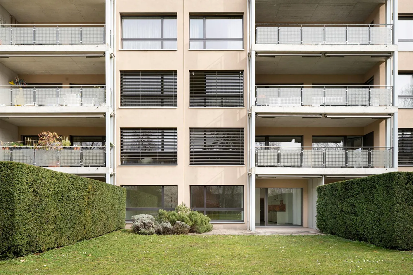 Garden apartment with parking space in Sevogelpark - Photo 1 of 10