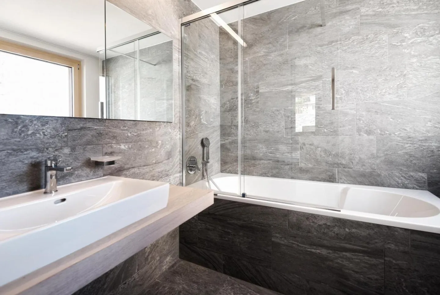 Grande Appartamento Moderno con Vista - Foto 3 di 6