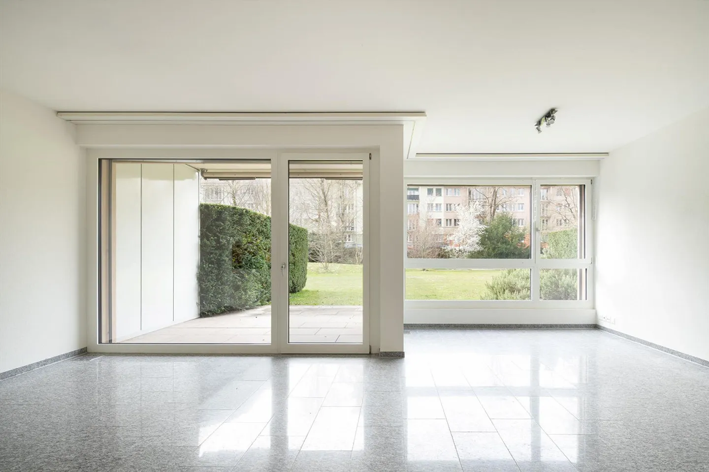 Garden apartment with parking space in Sevogelpark - Photo 2 of 10