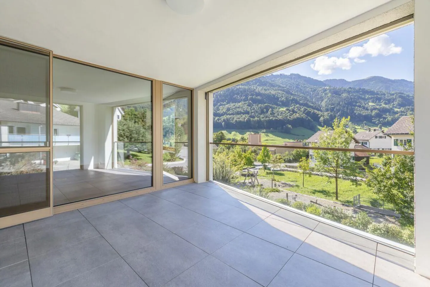 Appartement 4.5 pièces avec vue panoramique dégagée - Photo 5 sur 13