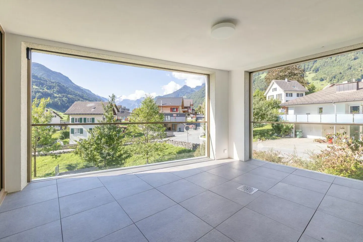 Appartement 4.5 pièces avec vue panoramique dégagée - Photo 6 sur 13