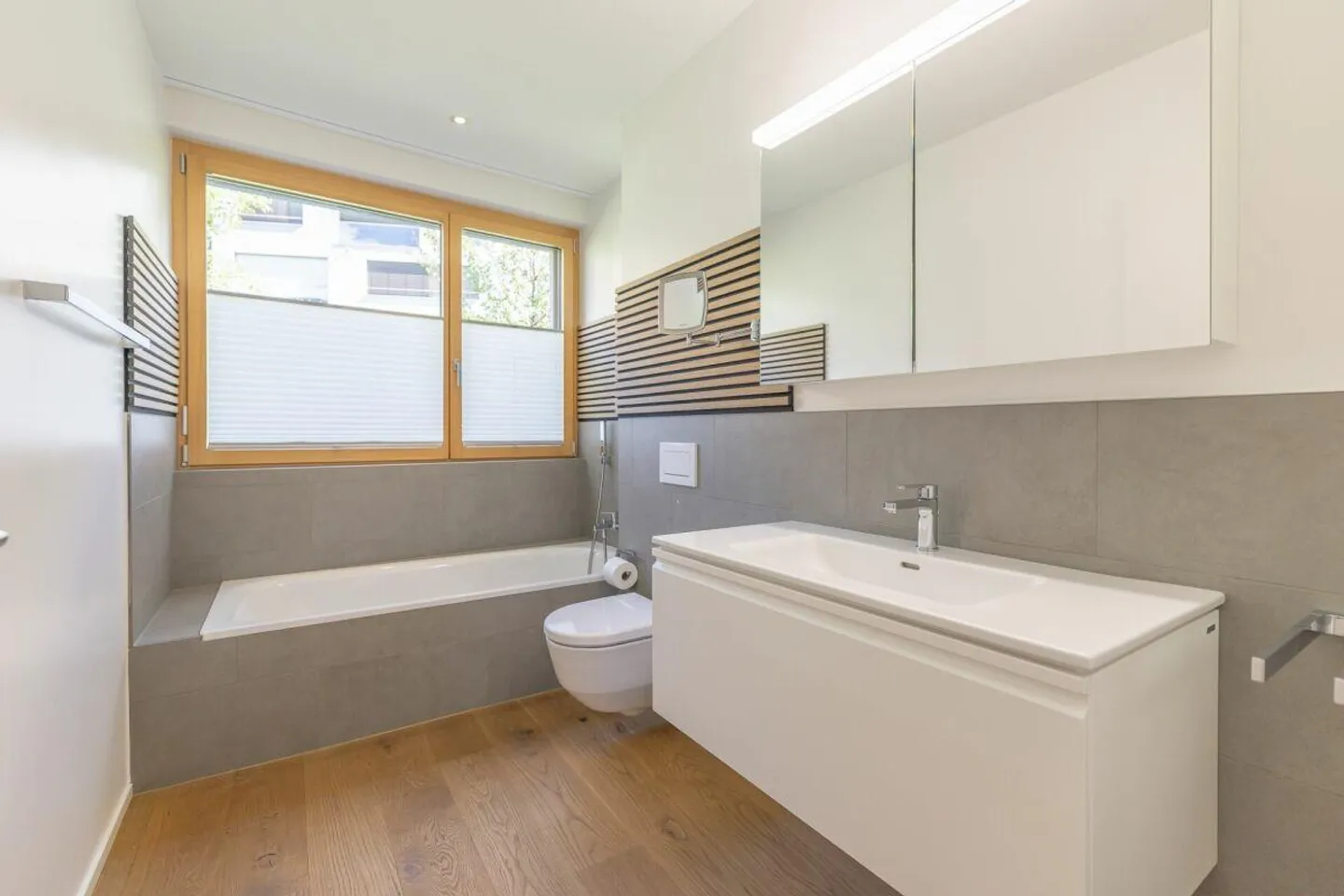 Appartement 4.5 pièces avec vue panoramique dégagée - Photo 10 sur 13
