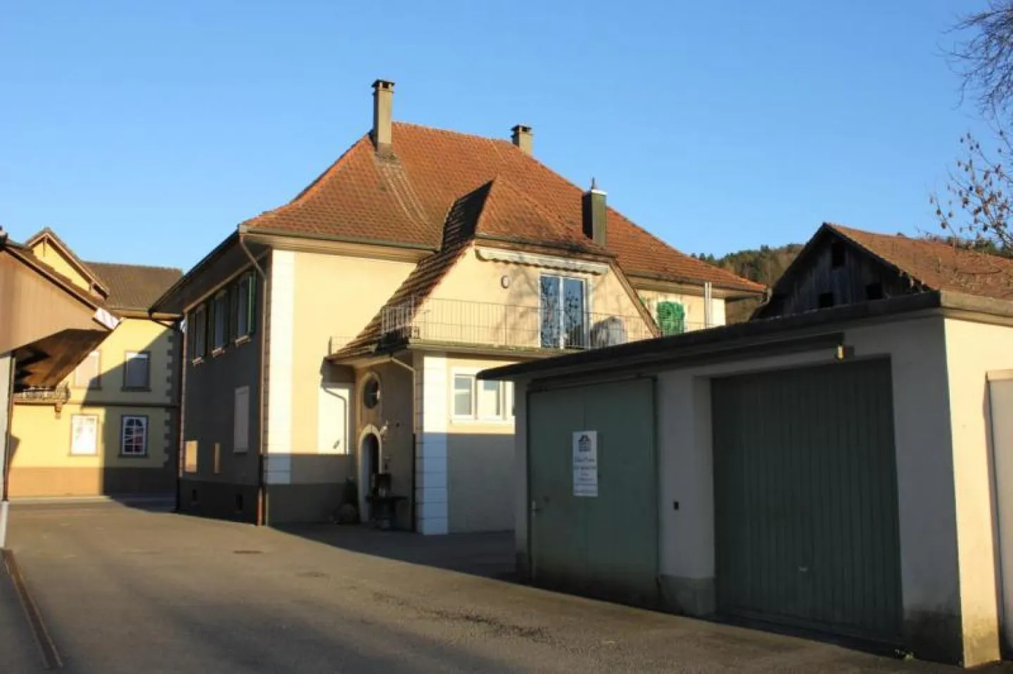 Appartement spacieux de 5,5 pièces au centre du village - Photo 2 sur 11