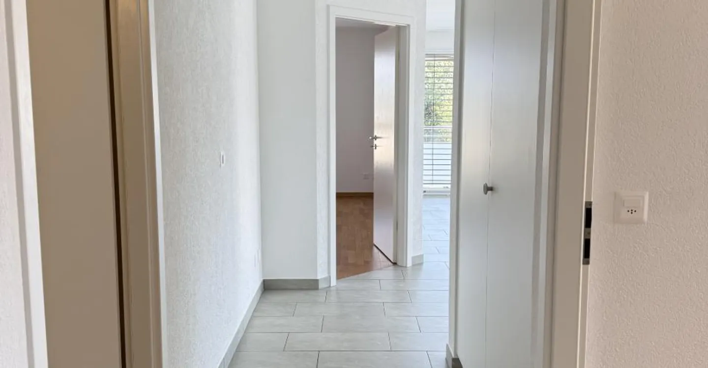 Wunderschöne 4,5 Zimmer von 101 m2 mit Balkon in Lausanne - Foto 3 von 12