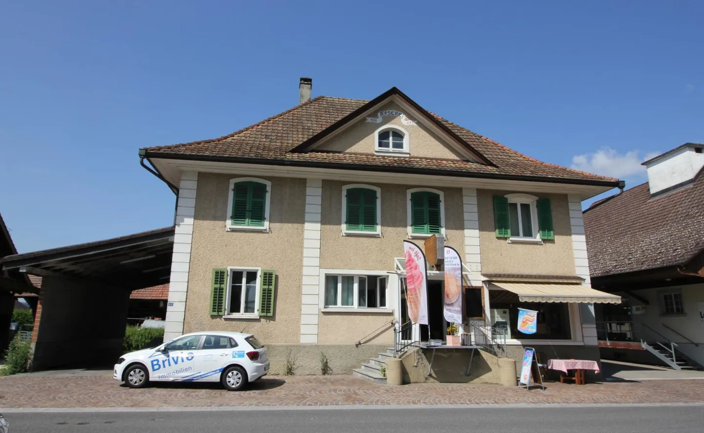 Appartement spacieux de 5,5 pièces au centre du village - Photo 1 sur 11
