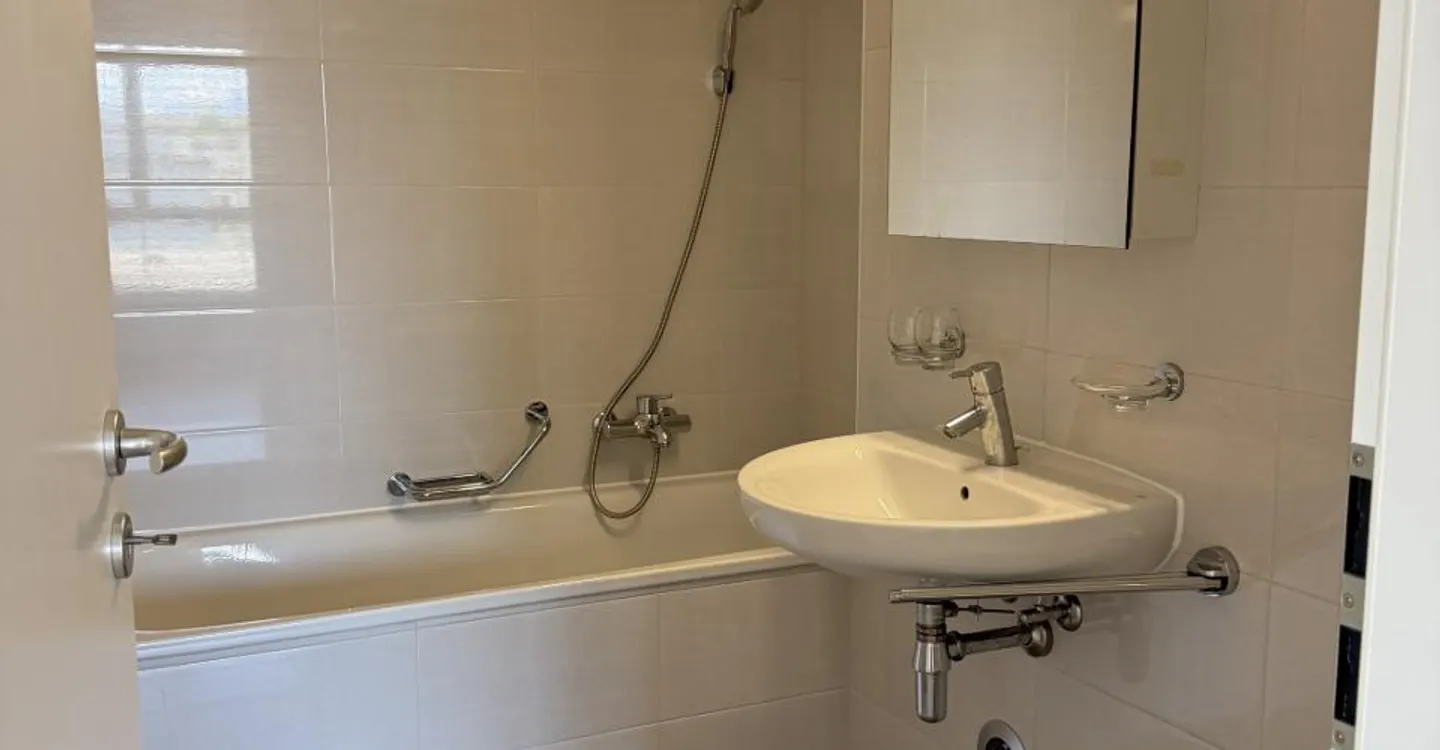 Wunderschöne 4,5 Zimmer von 101 m2 mit Balkon in Lausanne - Foto 6 von 12