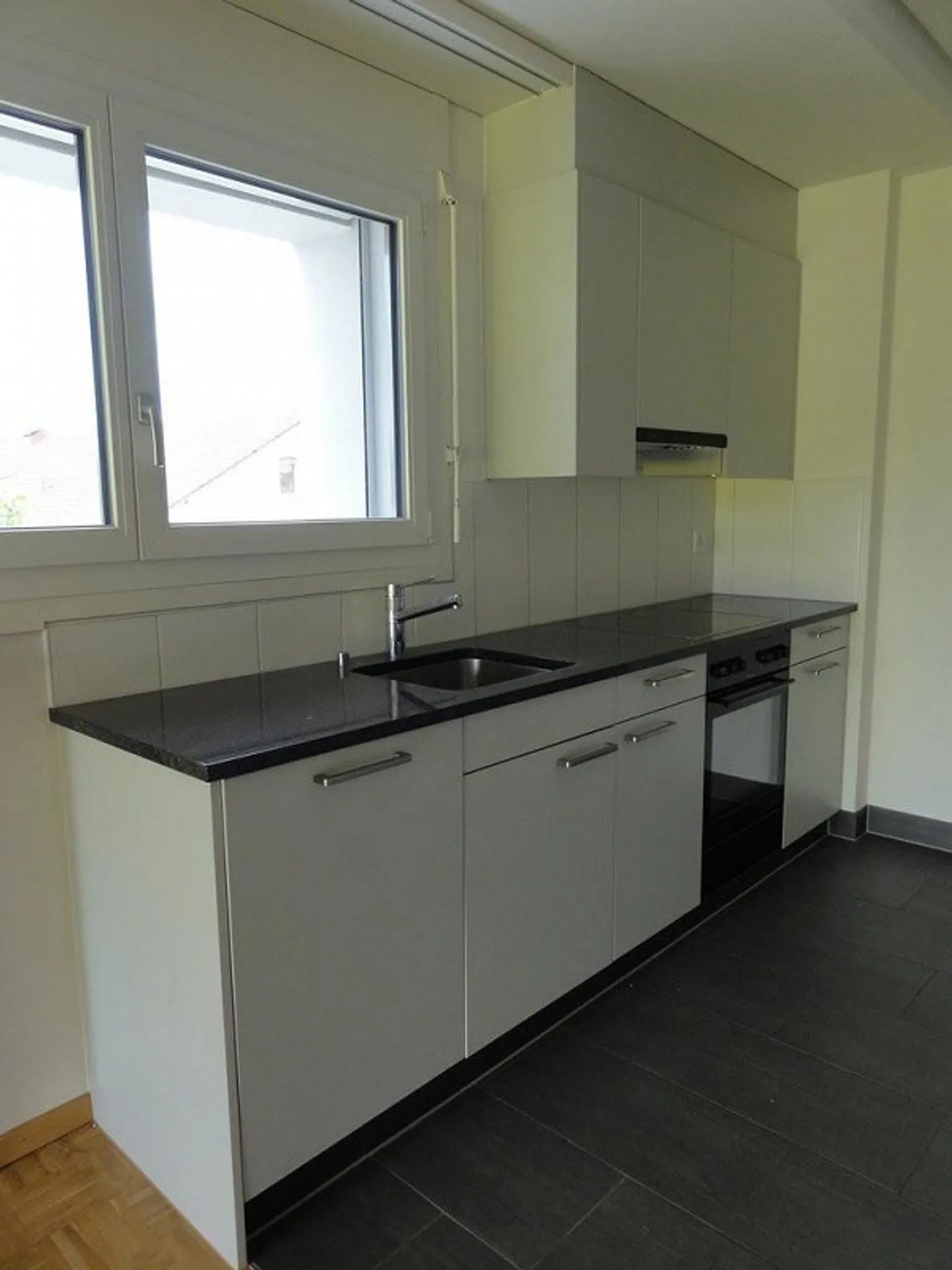 Charmante Wohnung in Biel - Foto 2 von 12