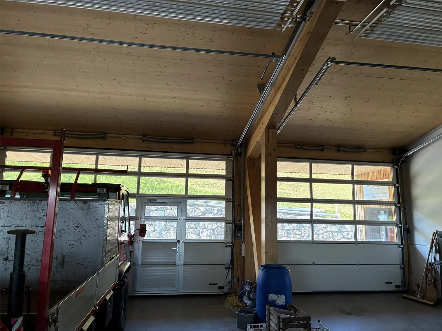 Hall commerciale, atelier et avant-cour – Pratique et polyvalent - Photo 14 sur 15