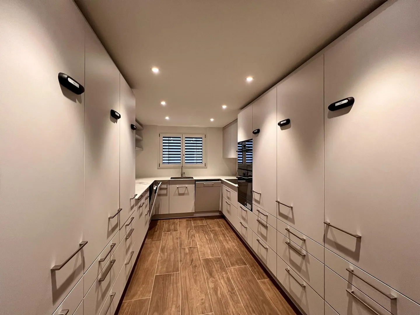 Modern WG Room (Wallisellen) - Photo 2 of 9