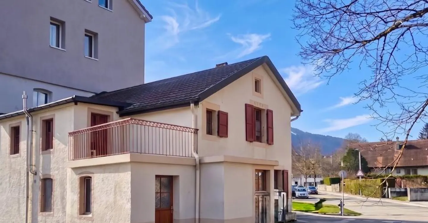 Charmante maison villageoise contiguë à Fleurier. - Photo 1 of 13