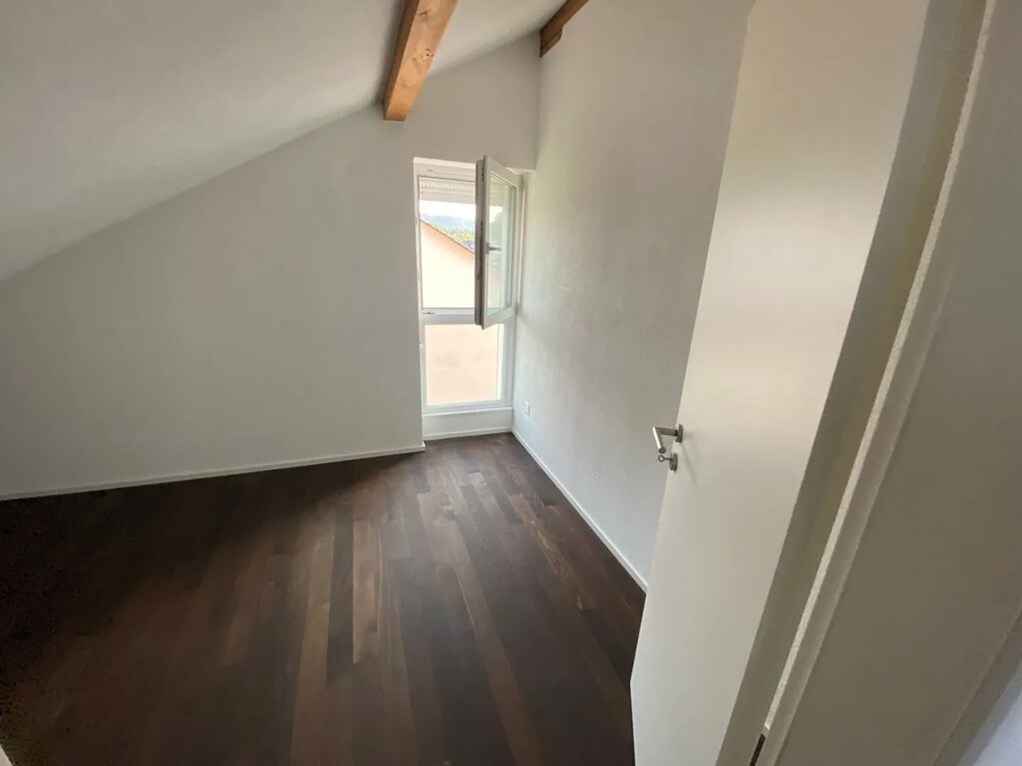 Dachwohnung sucht Bewohner - Foto 6 von 9