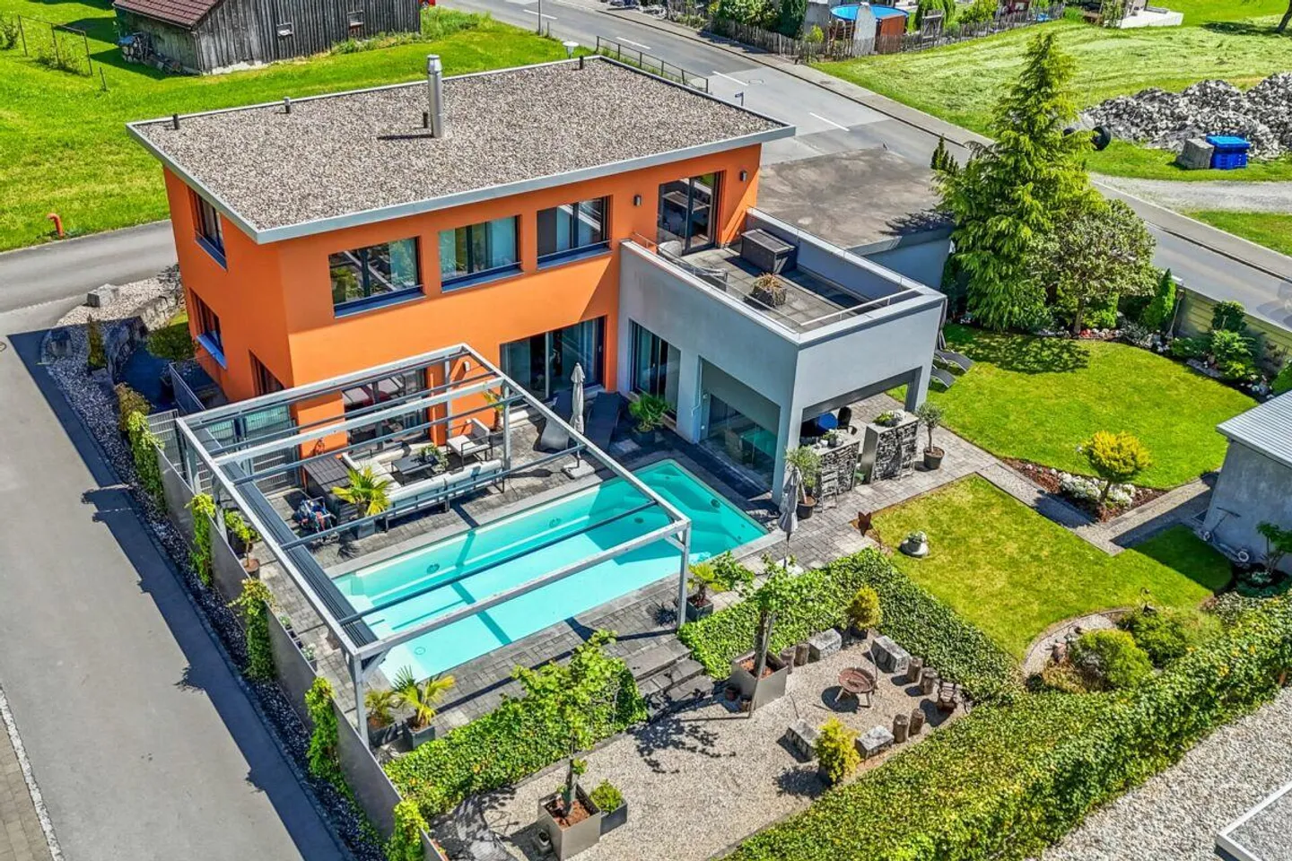 Esperienza abitativa moderna con vista - Casa unifamiliare con piscina, idillio da giardino e vista panoramica - Foto 3 di 28