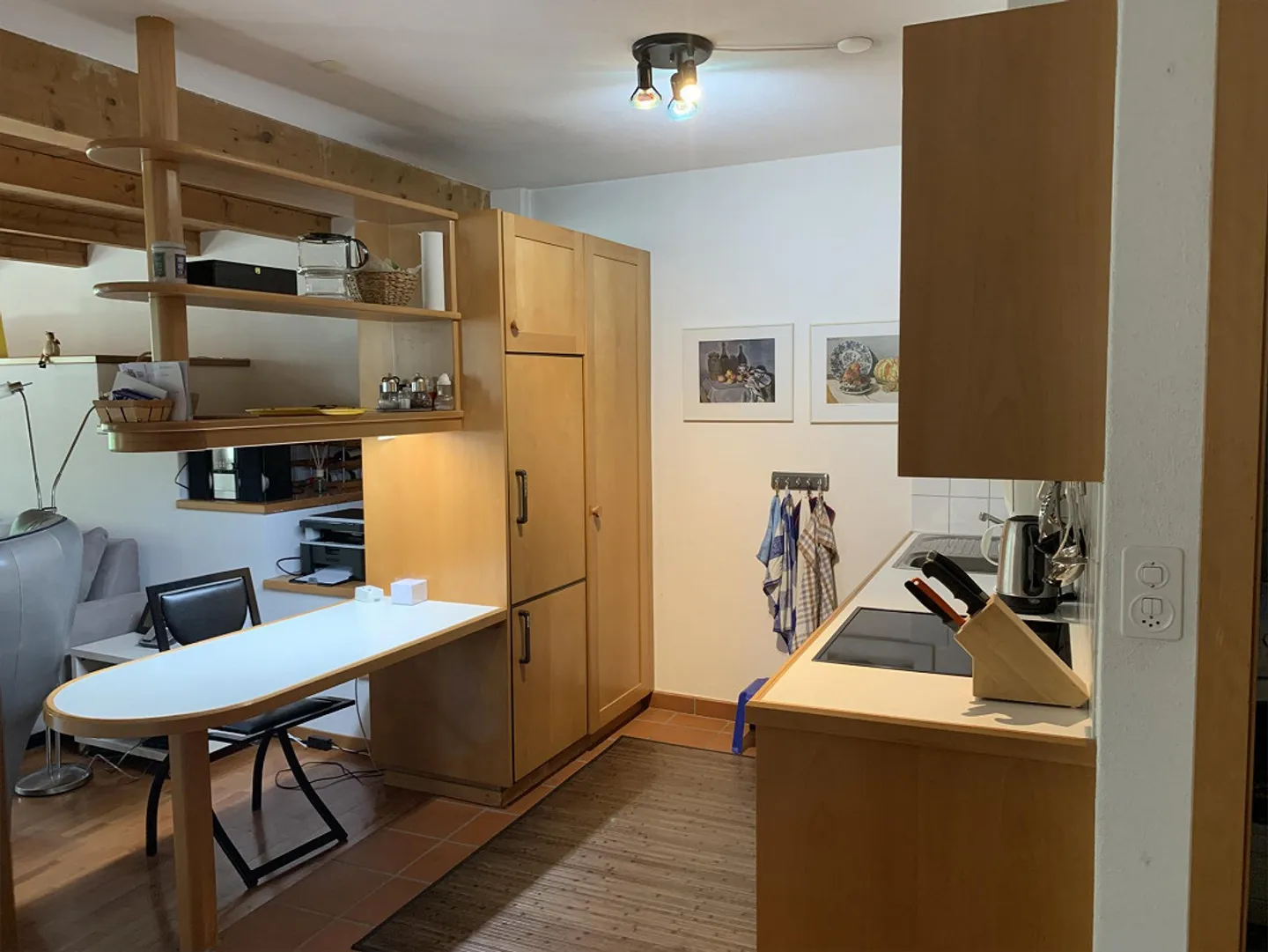 Appartement 2 1/2 pièces avec place assise sur cour dans la vieille ville - Photo 5 sur 12