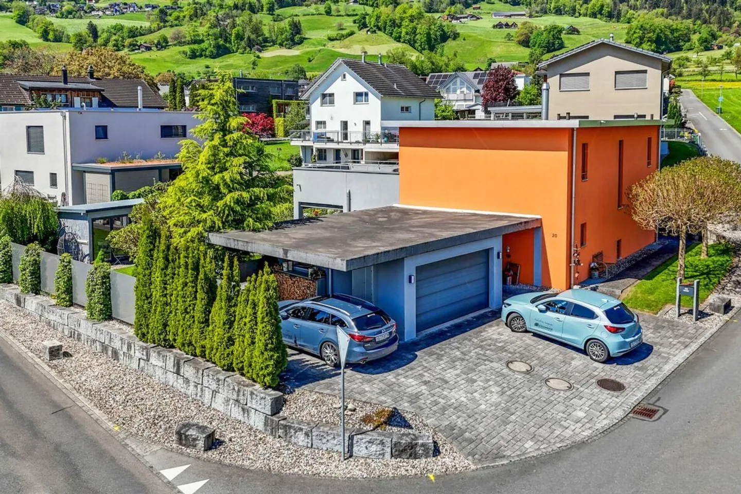 Esperienza abitativa moderna con vista - Casa unifamiliare con piscina, idillio da giardino e vista panoramica - Foto 2 di 28