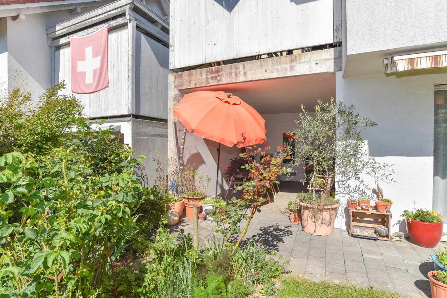 Bonne situation/Technologie moderne de la maison/Jardin agréable avec beaucoup d'intimité - Photo 16 sur 18