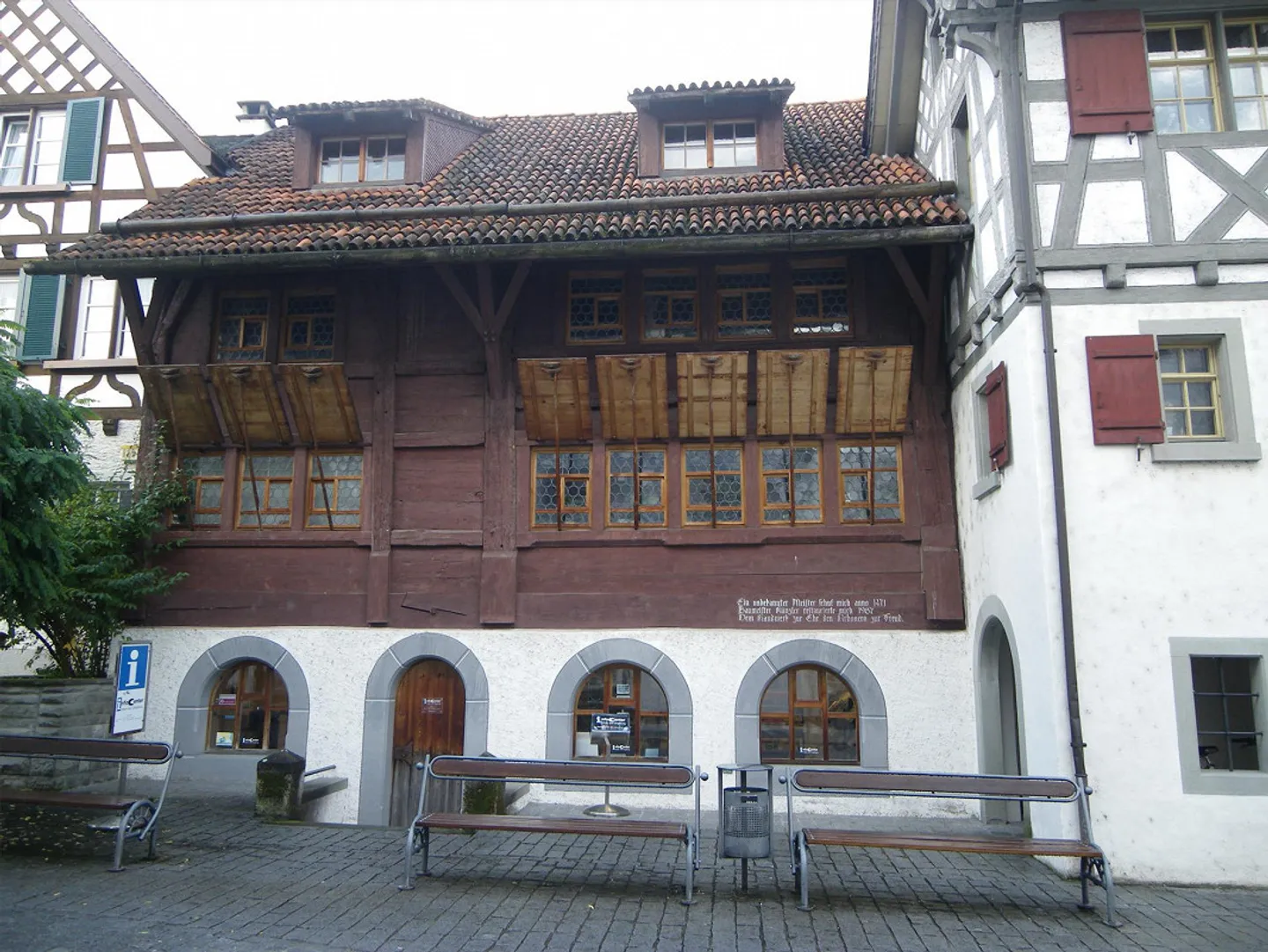 Appartement 2 1/2 pièces avec place assise sur cour dans la vieille ville - Photo 12 sur 12