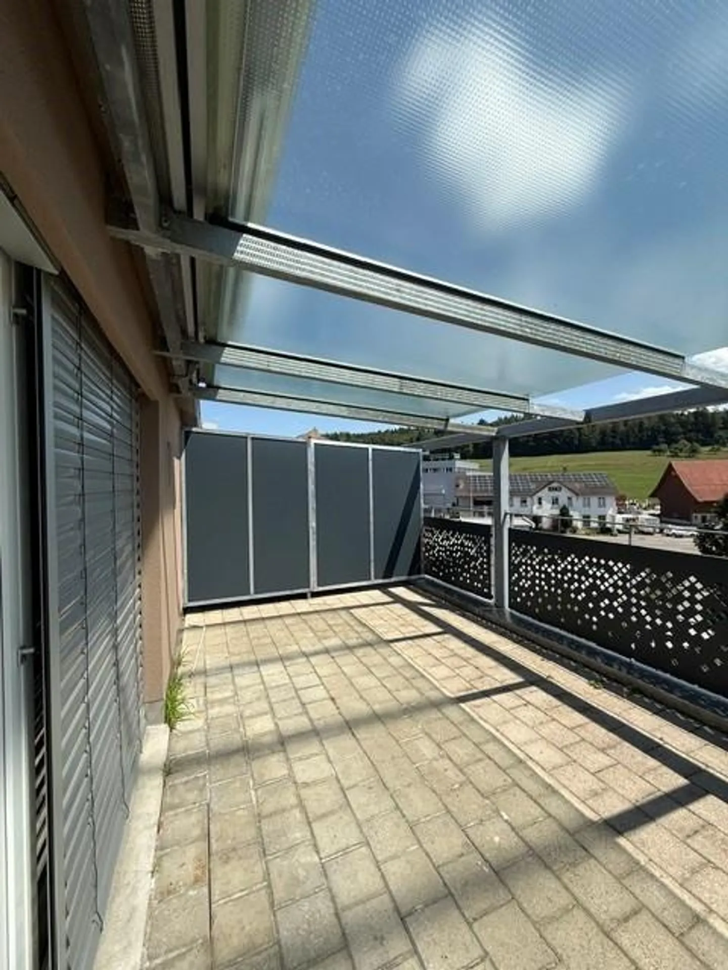 Attico con grande terrazza - Foto 3 di 15