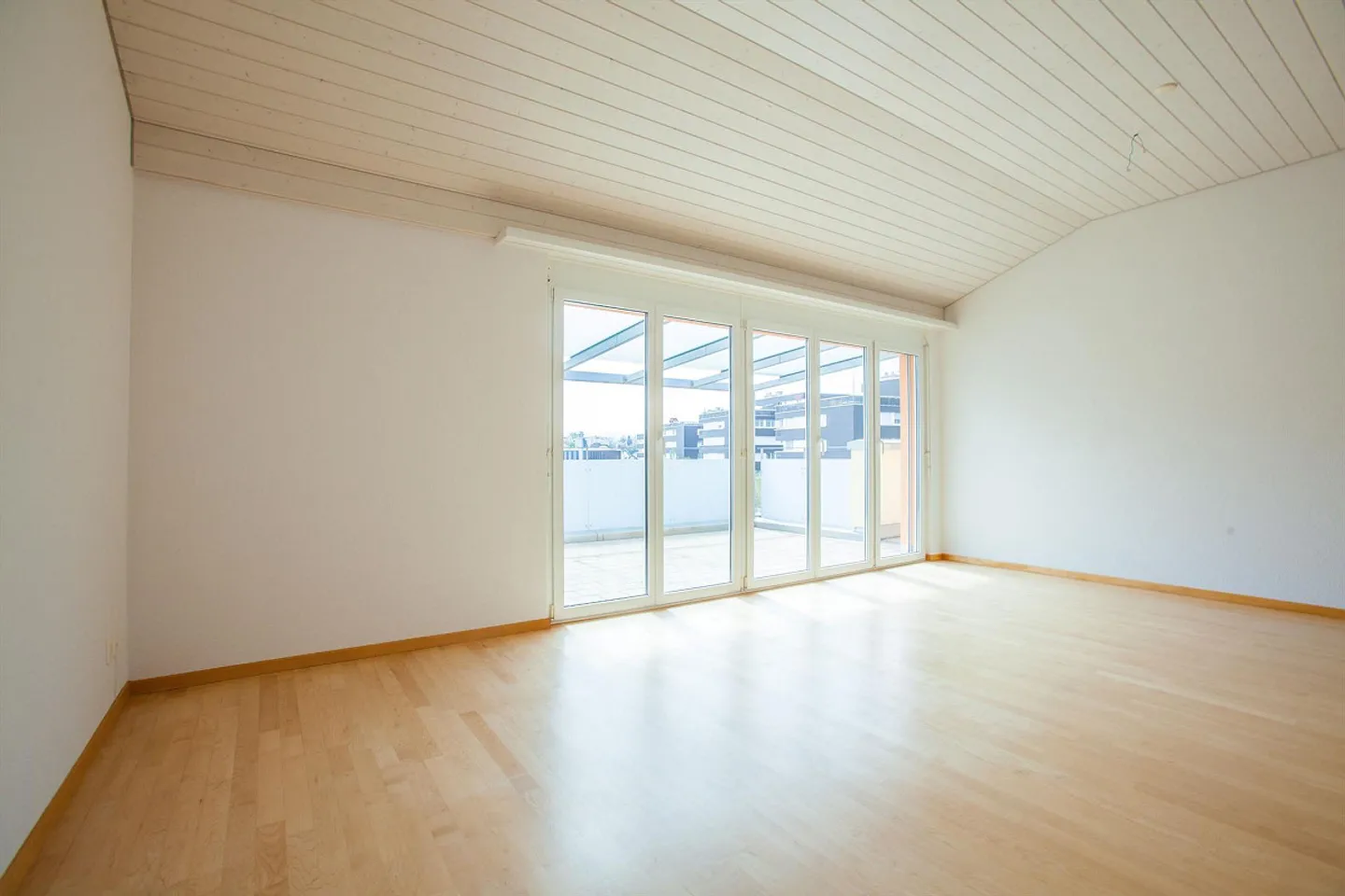 Attico con grande terrazza - Foto 10 di 15