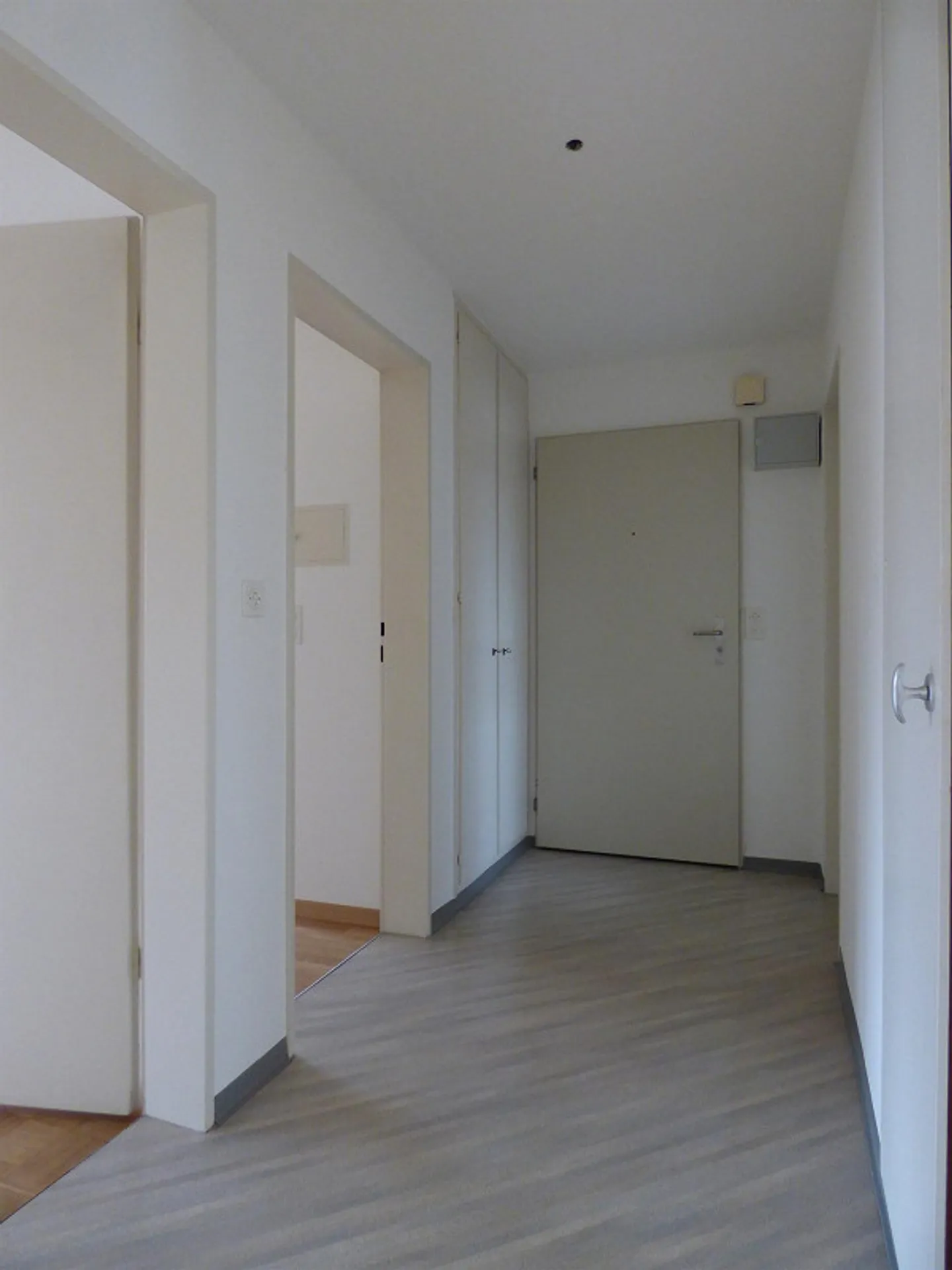 Charmant appartement 3 pièces - Photo 2 sur 8