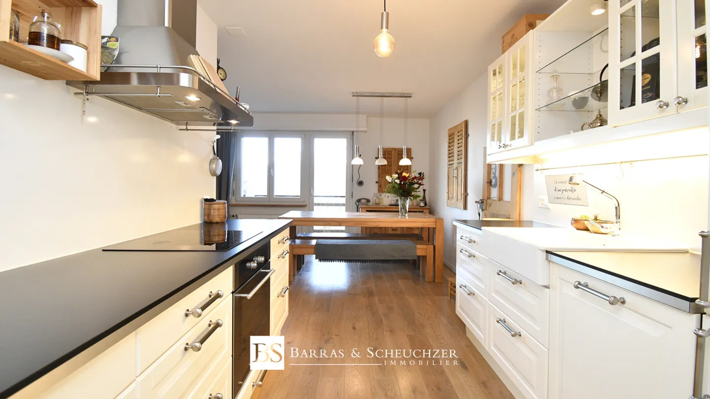 Charming 3.5 room renovated with panoramic view - Photo 5 of 11