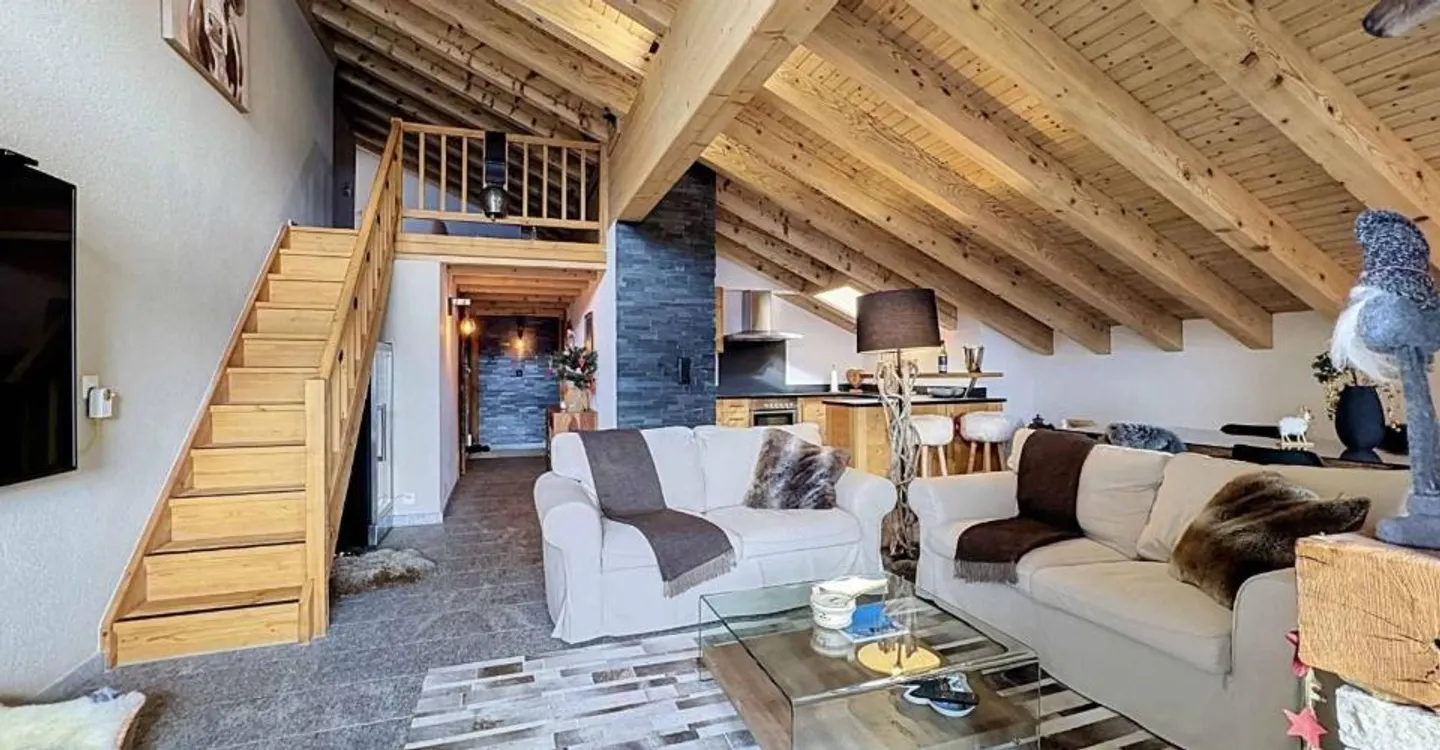 Stunning Duplex with Alpine Views - Photo 4 of 12