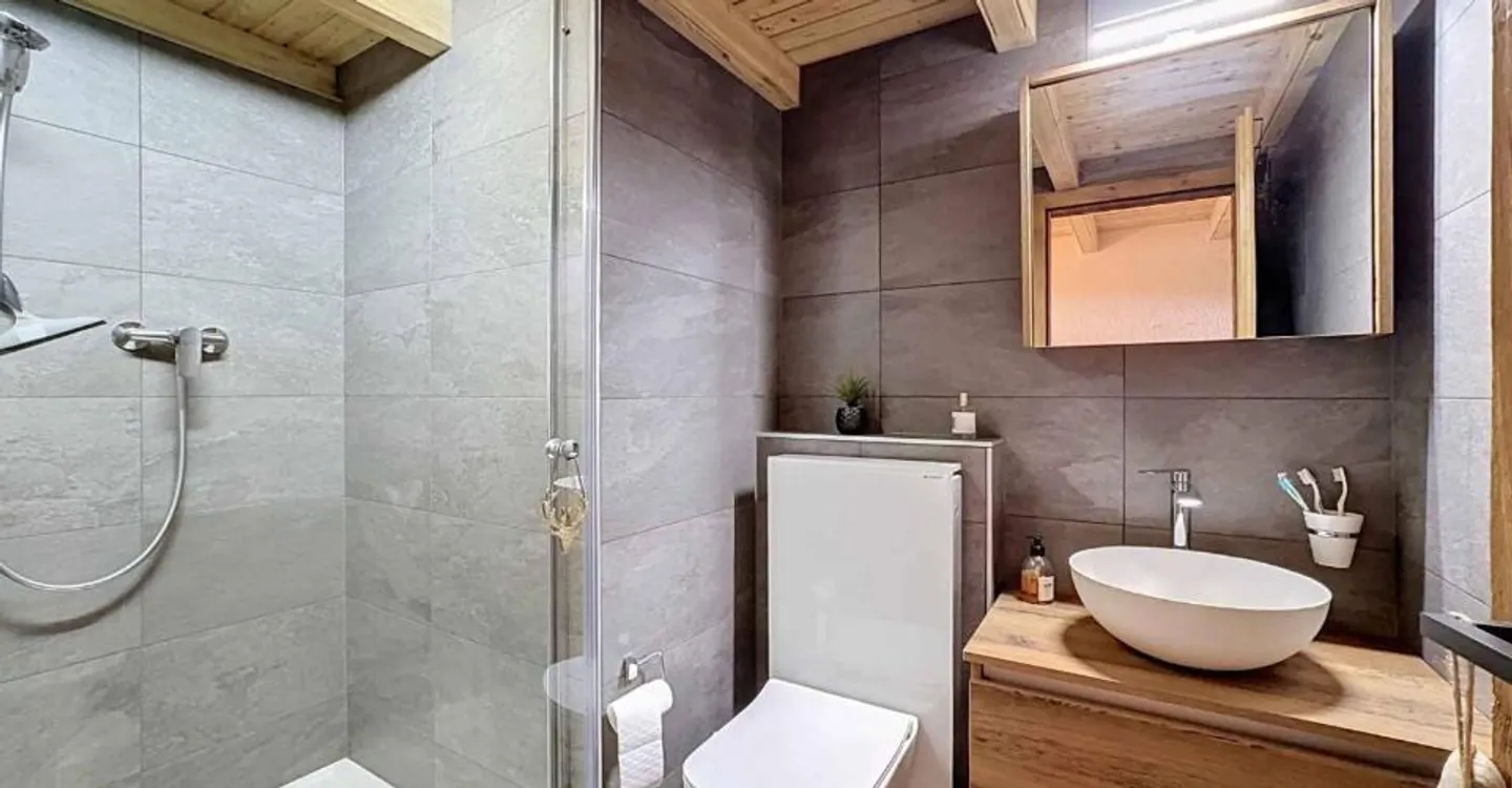 Stunning Duplex with Alpine Views - Photo 6 of 12