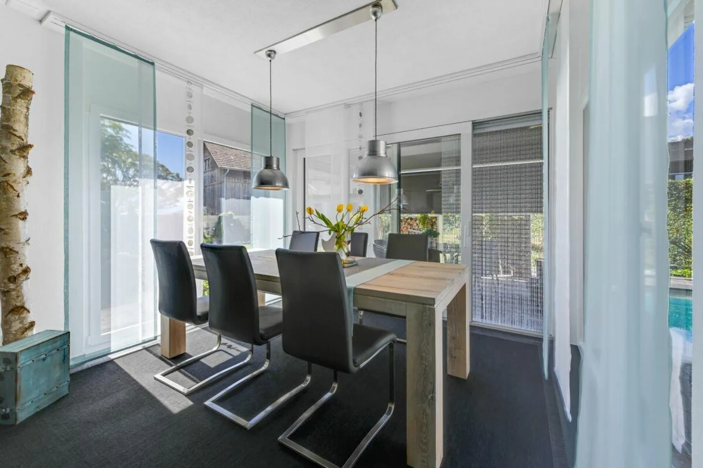 Esperienza abitativa moderna con vista - Casa unifamiliare con piscina, idillio da giardino e vista panoramica - Foto 9 di 28